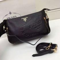 2色可選 手持ち&ショルダー掛け 2026新作 プラダ PRADA 海外セレブ定番愛用