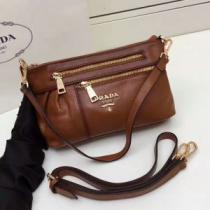 プラダ PRADA 3色可選 手持ち&ショルダー掛け 2026新作 【人気ブログ掲載】
