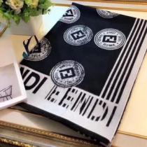 秋冬の必須アイテム完売再入荷  2026秋冬季フェンディ FENDI ロングマフ...