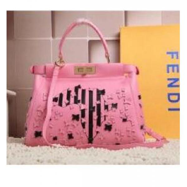長らく愛されるFENDI フェンディ バッグ コピー ファスナーポケット付　 高品質のバックパック　ピンク