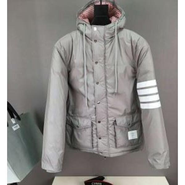 2026秋冬 トムブラウン THOM BROWNE デザイン性の高い ダウンジャケット 着心地 の良い
