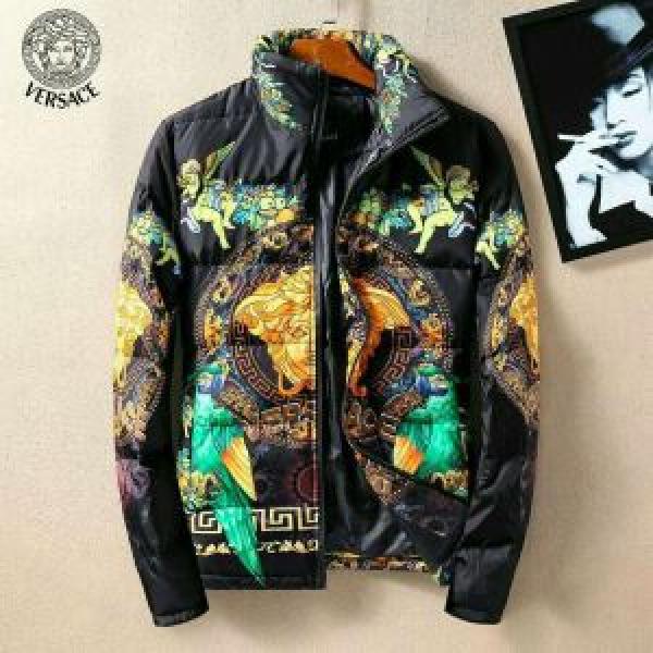 ダウンジャケット 着心地 の良い 2026秋冬 ヴェルサーチ VERSACE 超人気美品◆