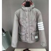 2026秋冬 トムブラウン THOM BROWNE デザイン性の高い ダウンジャケット 着心地 の良い