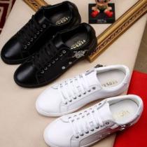 人気商品登場 ヴェルサーチ VERSACE 2色可選 フラットシューズ最安値20...