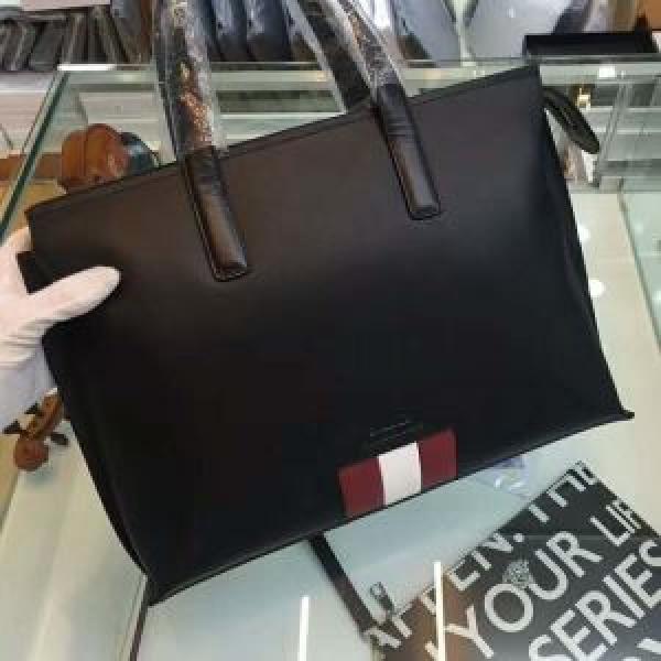 シンプルな外観 ハンドバッグ 2026春夏新作 バリー BALLY 大人気☆NEW!!