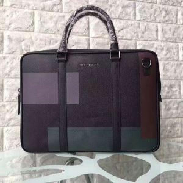 ハンドバッグ バーバリー BURBERRY 2026春夏新作 デザイン性の高い