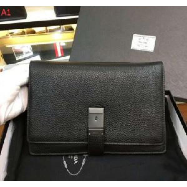 上品な輝きを放つ形 2色可選 プラダ PRADA 2026春夏新作 ビジネスケース
