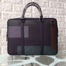 ハンドバッグ バーバリー BURBERRY 2026春夏新作 デザイン性の高い
