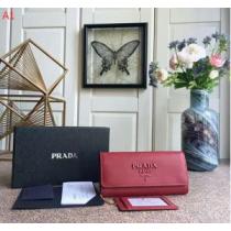 個性的なデザ 2026春夏新作 プラダ PRADA 長財布4色可選