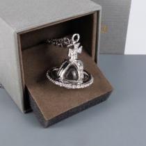 女性大好きVIVIENNE WESTWOODネックレス 2026春夏新作爆買い新品ヴィヴィアン ウエストウッド