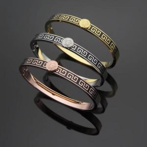 人気上昇夏2026春夏新作3色可選 ブレスレット 存在感のあるヴェルサーチ VERSACE