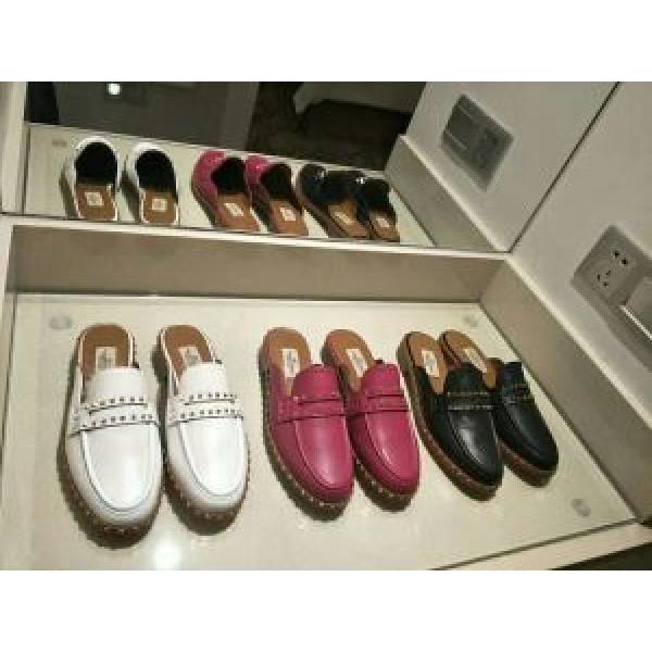 驚きの破格値爆買い ヴァレンティノ VALENTINO 2026春夏新作 サンダル 4色可選