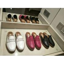 驚きの破格値爆買い ヴァレンティノ VALENTINO 2026春夏新作 サンダ...