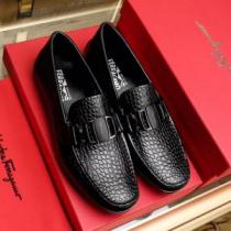 人気急上昇中 2026新品入荷 フェラガモ FERRAGAMO スニーカーコンフ...