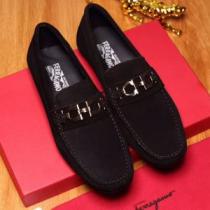 2026新品入荷フェラガモ FERRAGAMO 2色可選 フラットシューズ美品*...
