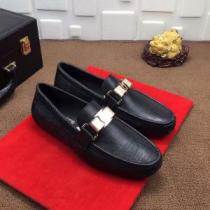 個性的なモデル フェラガモ FERRAGAMO カジュアルシュッズ 2026新品...