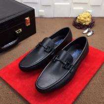 人目を引く存在感 2026新品入荷 フェラガモ FERRAGAMOカジュアルシュ...