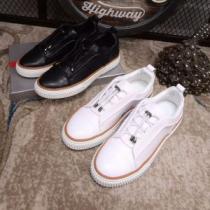 2026夏の定番新品到来!プラダ PRADA 2色可選 フラットシューズ 話題の...