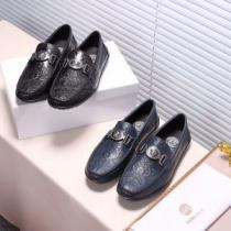 一味違うデザインヴェルサーチ VERSACE 2026新品 2色可選 フラットシ...