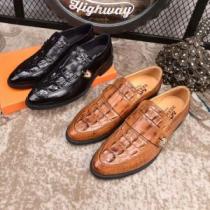2026人気の主流アイテム 2色可選  オシャレを満喫できる  プラダ PRADA ビジネスシューズ
