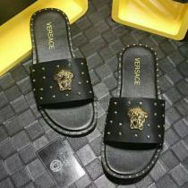 I2026夏の定番新品到来! ヴェルサーチ VERSACE サンダル 主役級のア...