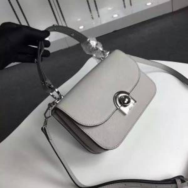 海外セレブ定番愛用プラダバッグレディースコピーPRADA2026SS人気限定商品ショルダーバッグコピー通販