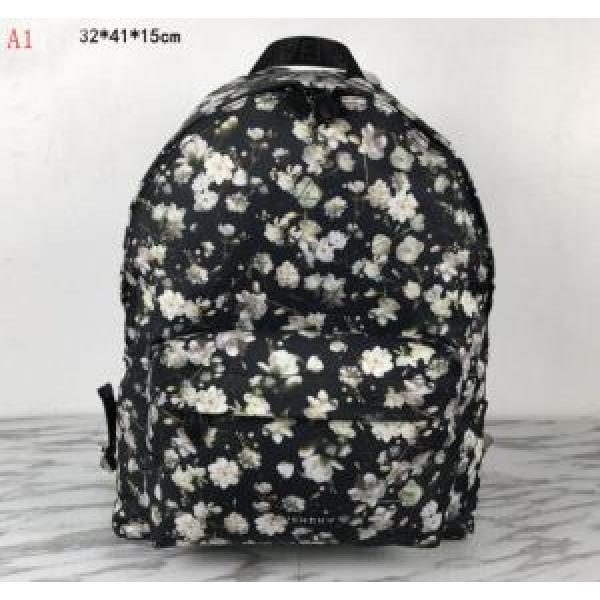 圧倒的人気新着 18ＳＳ美品 ジバンシー GIVENCHY 多色可選 リュック、バックパック