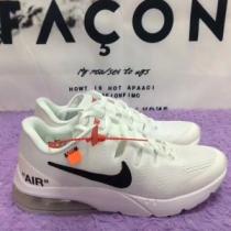 人目を引く存在感 2026年春夏入荷 Off-White オフホワイト スニーカ...