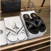 2色可選 2026夏の定番新品到来! ヴェルサーチ VERSACE サンダル 売...