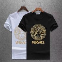 主役級のアイテム 品良く ヴェルサーチ VERSACE 18ＳＳ美品 半袖Tシャ...