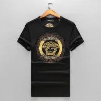 ファッショニスタ愛用 2026年春夏入荷 ヴェルサーチ VERSACE 2色可選 半袖Tシャツ