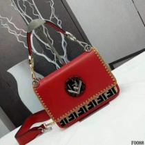 多色可選 2026夏の定番新品到来! 超人気美品 フェンディ FENDI バッグ レディース