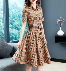 上品でファッションバーバリー大流行中 BURBERRY ワンピース 2026年春