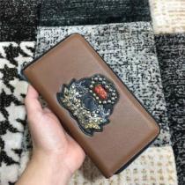 2色可選 ビジネスケース クリスチャンルブタン Christian Louboutin 人目を引く存在感 2026新品入荷