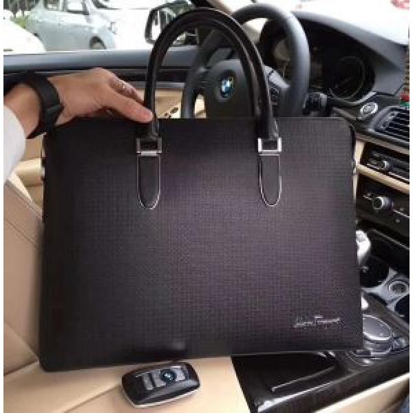圧倒的人気新着 サルヴァトーレフェラガモ FERRAGAMO 手持ち&ショルダー掛け