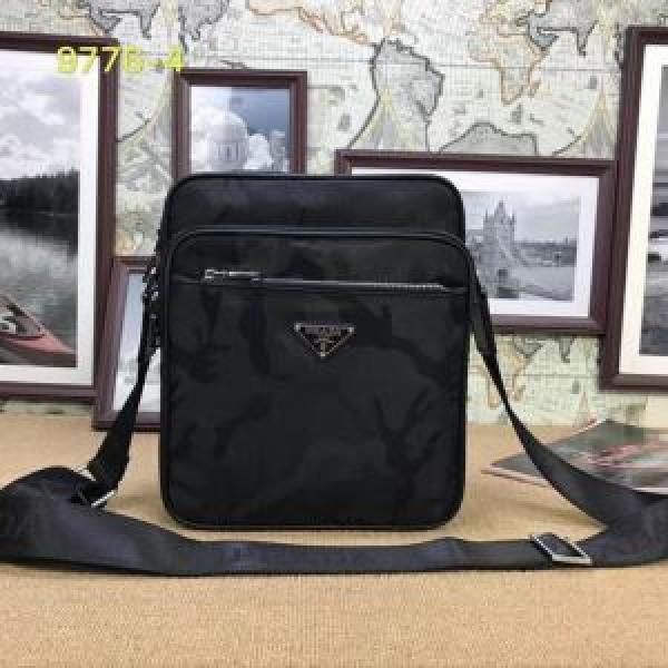 2026人目を引く存在感 プラダ PRADA ショルダーバッグ