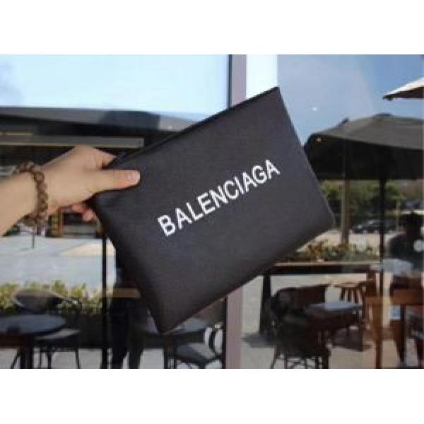 2026夏の定番新品到来!  超人気美品 クラッチバッグ  バレンシアガ BALENCIAGA