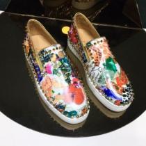クリスチャンルブタン Christian Louboutin スニーカー、靴 カ...