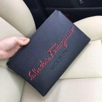 希少性の高い サルヴァトーレフェラガモ FERRAGAMO セカンドバッグ