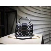 2026新品入荷  LOUIS VUITTON ルイ ヴィトン ショルダーバッグ...