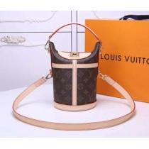 トートバッグ 個性的なモデル  LOUIS VUITTON ルイ ヴィトン 春夏超人気の最新作