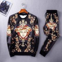 最近人気一番！ 上下セット 流行の注目ブランド ヴェルサーチ VERSACE 毎...