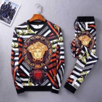 有名人同じアイテム 数量限定再入荷 ヴェルサーチ VERSACE  上下セット ...