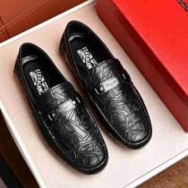 高級感が漂う サルヴァトーレフェラガモ FERRAGAMO カジュアルシューズお...