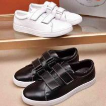 今季爆発的な人気 2026年秋冬入荷 プラダ PRADA 2色可選フラットシュー...