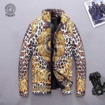 話題の新作到着！　ヴェルサーチVERSACE　ダウンジャケット メンズ　冬季限定...