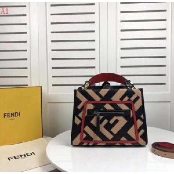 4色可選 有名人同じアイテム FENDI フェンディ 大胆なデザイン  トートバッグ 数量限定再入荷