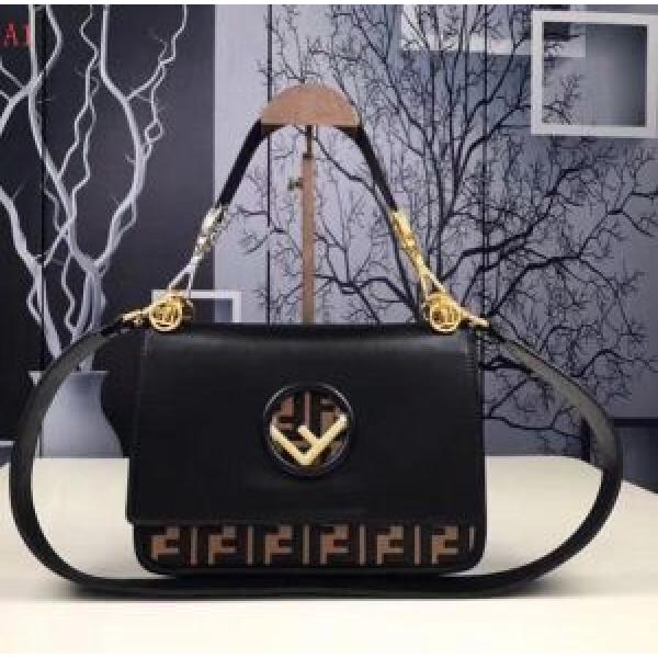 多色可選 目前の注目ブランド  FENDI フェンディ ショルダーバッグ 秋冬大活躍