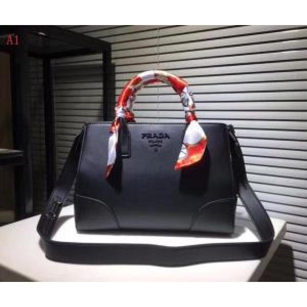 超定番人気　秋冬超人気の最新作　PRADA プラダ  トートバッグ　多色可選  魅力をプラス