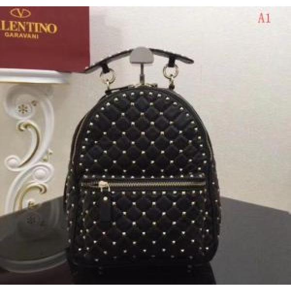 ヴァレンティノ VALENTINO  バックパック  注目美品  多色可選　稀少*入手困難